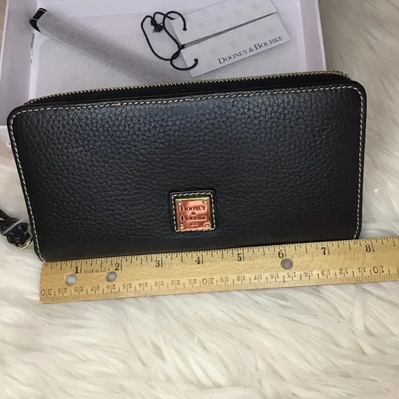 Dooney pebble leather wristlet wallet large organizer - Picture 3 of 9